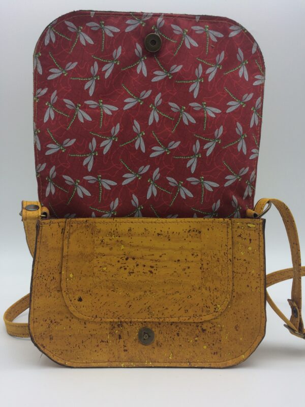 sac en liege, jaune, modèle petite Zoé, motif libellule rouge